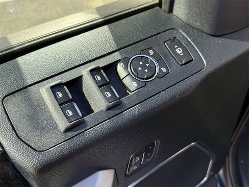 Used 2017 Ford F250 Lariat w/ Lariat Ultimate Package image 11