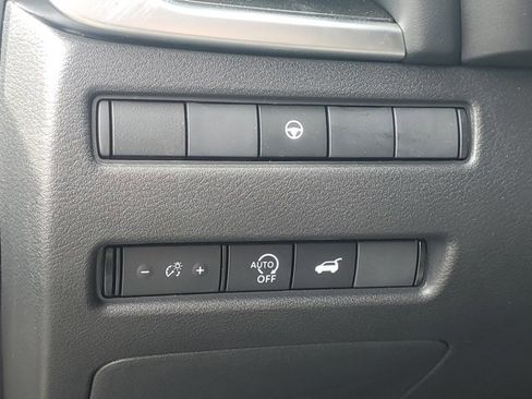 Certified 2025 Nissan Rogue SV AWD/4WD image 7