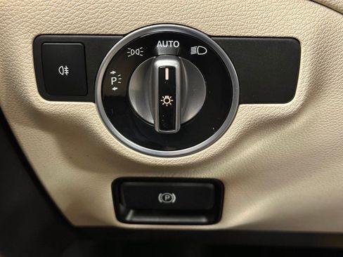 Used 2015 Mercedes-Benz GLA 250 4MATIC w/ Multimedia Package image 18