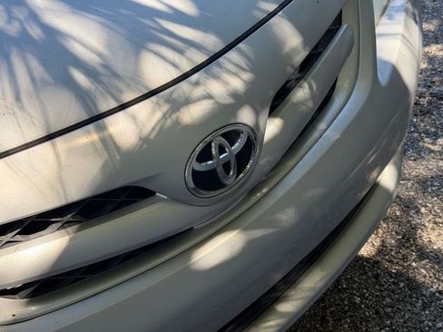 Used 2012 Toyota Corolla LE FWD image 2