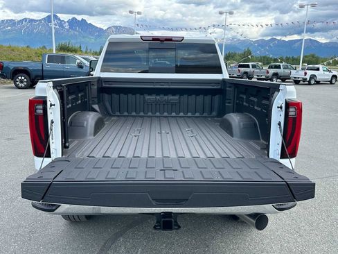 New 2025 GMC Sierra 3500 SLT w/ SLT Convenience Package image 18
