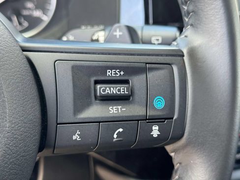 Used 2025 Nissan Pathfinder SV AWD/4WD image 21