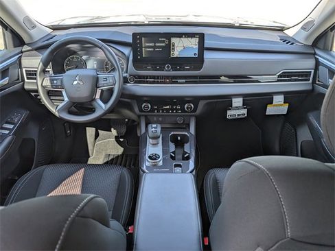 New 2025 Mitsubishi Outlander ES image 26