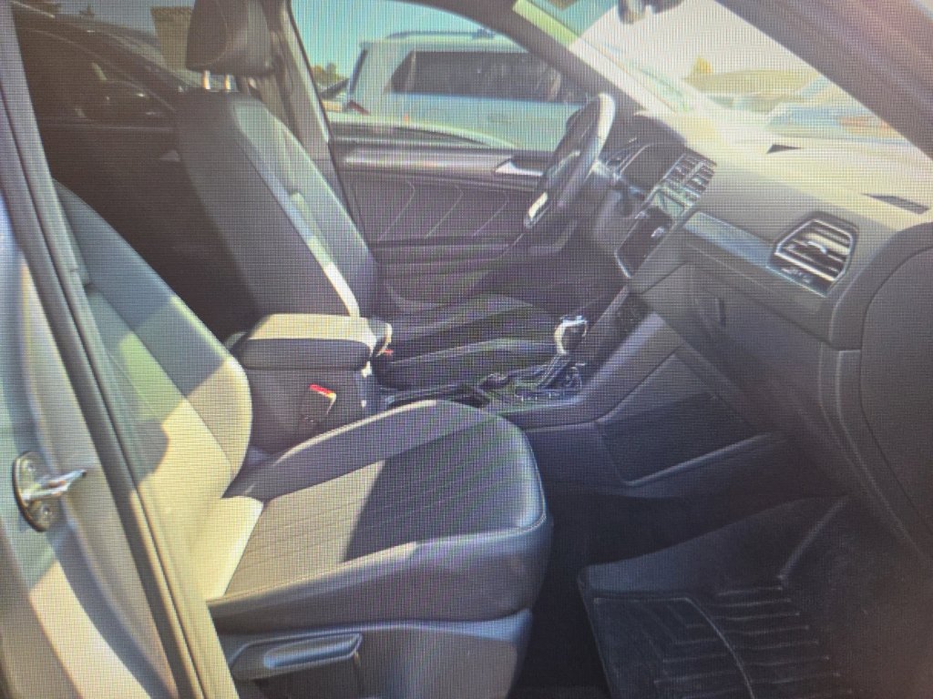 Used 2022 Volkswagen Tiguan SE R-Line AWD/4WD image 13