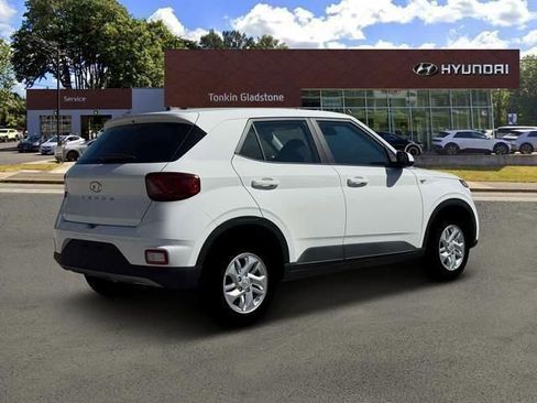 New 2026 Hyundai Venue SE FWD image 8