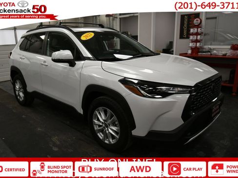 Certified 2023 Toyota Corolla Cross LE image 1