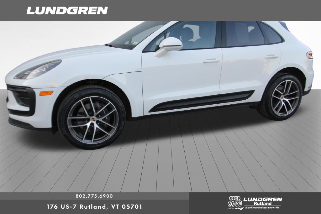 Used 2025 Porsche Macan AWD/4WD image 2