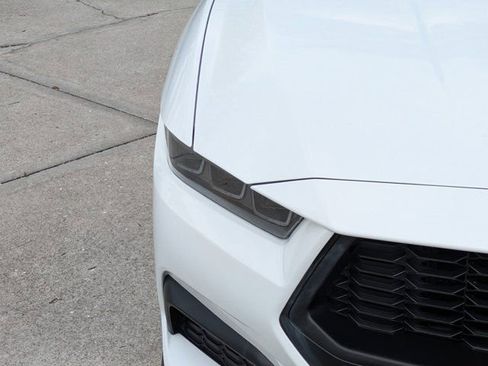 Used 2025 Ford Mustang Premium image 10