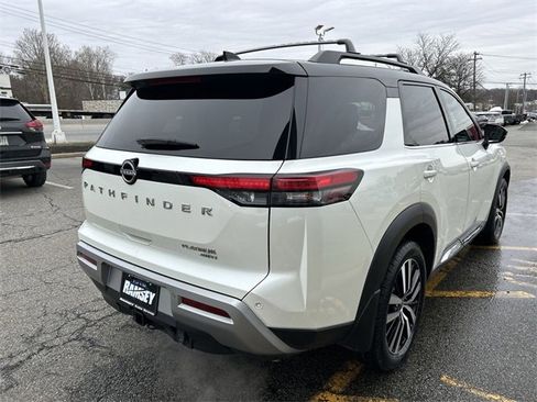 Used 2023 Nissan Pathfinder Platinum image 8