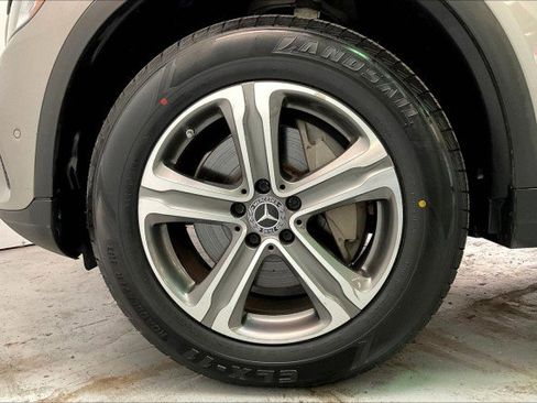 Used 2021 Mercedes-Benz GLC 300 4MATIC w/ Premium Package image 8