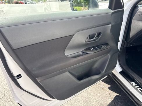 Used 2025 Nissan Kicks S AWD/4WD image 12