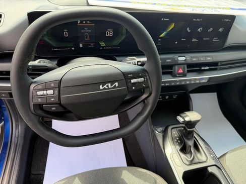 Used 2025 Kia K4 FWD image 11
