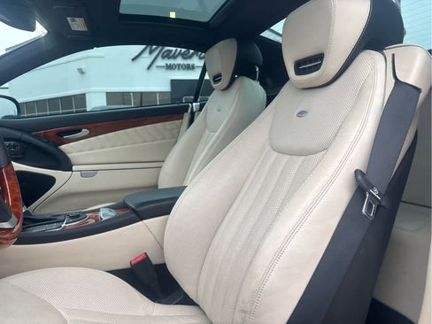 Used 2011 Mercedes-Benz SL 550 image 6