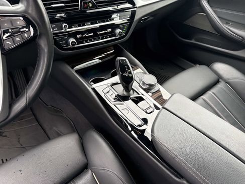 Used 2023 BMW 530e xDrive w/ Premium Package AWD/4WD image 25