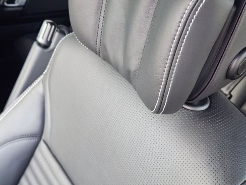 New 2025 Land Rover Discovery Dynamic SE image 14