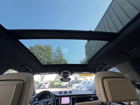 Used 2017 Porsche Macan S image 19