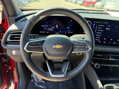 Used 2025 Chevrolet Traverse LT AWD/4WD image 26