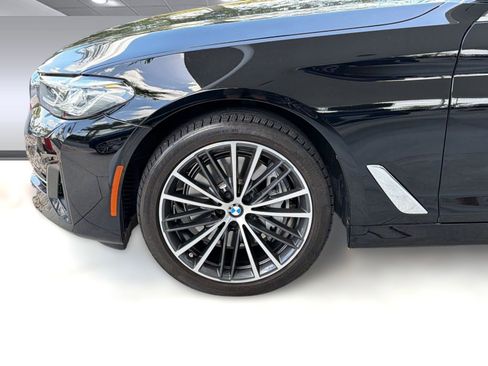 Used 2023 BMW 540i w/ Premium Package RWD image 12