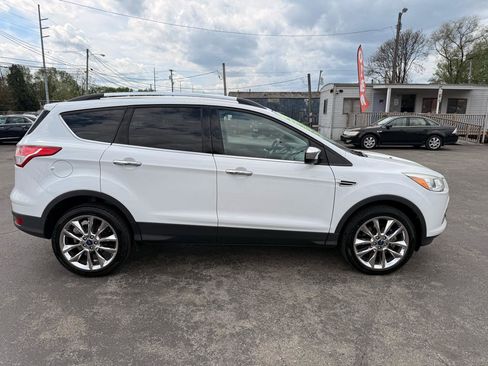Used 2016 Ford Escape SE w/ SE Chrome Package image 8