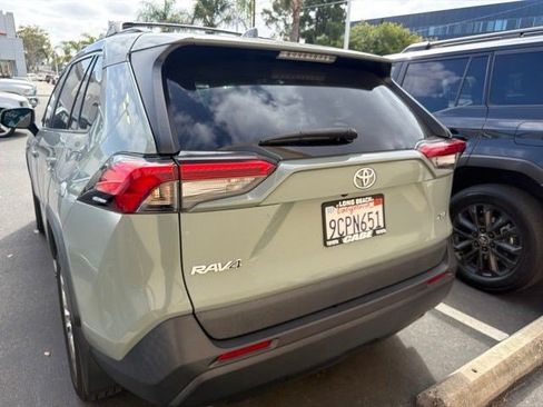Used 2022 Toyota RAV4 XLE Premium FWD image 8