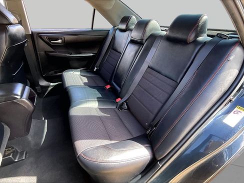 Used 2017 Toyota Camry LE FWD image 16