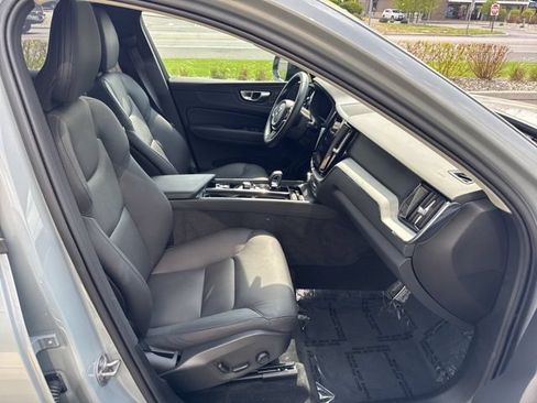 Certified 2025 Volvo XC60 B5 Plus AWD/4WD image 13