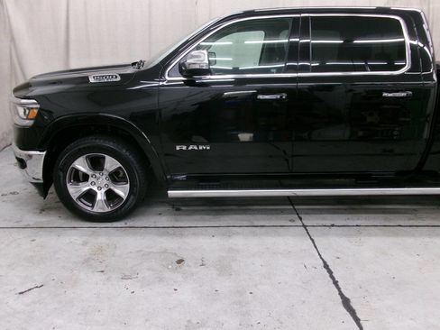 Used 2019 RAM 1500 Laramie AWD/4WD image 6