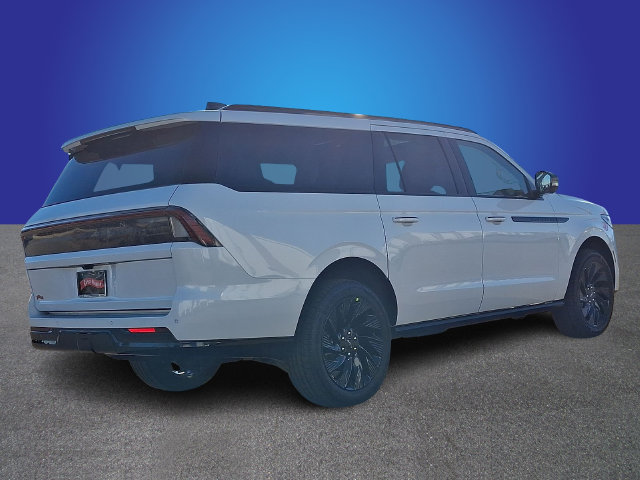 New 2026 Lincoln Navigator L Reserve w/ Jet Appearance Package AWD/4WD image 3