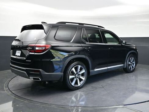 Used 2023 Honda Pilot Touring image 5