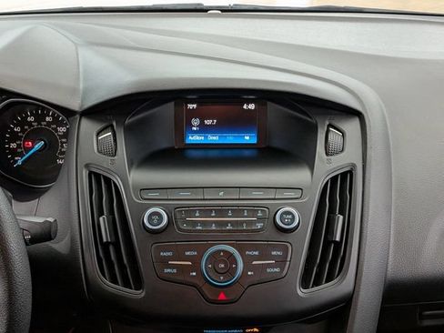 Used 2018 Ford Focus SE FWD image 23