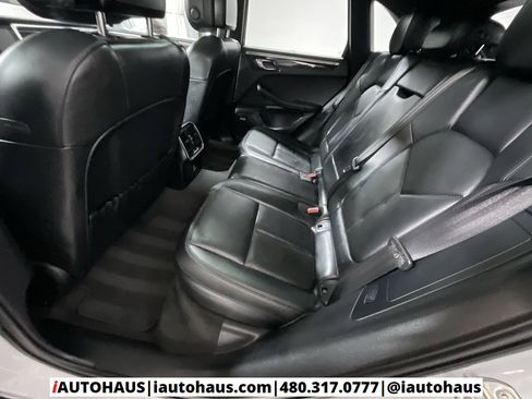 Used 2023 Porsche Macan w/ Premium Package Plus image 17