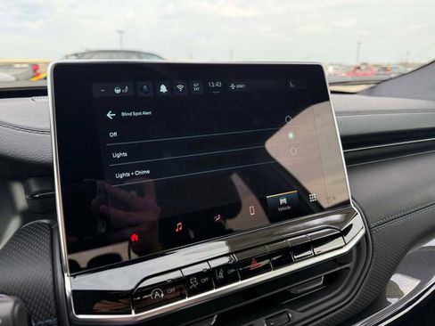 New 2026 Jeep Compass Latitude image 28