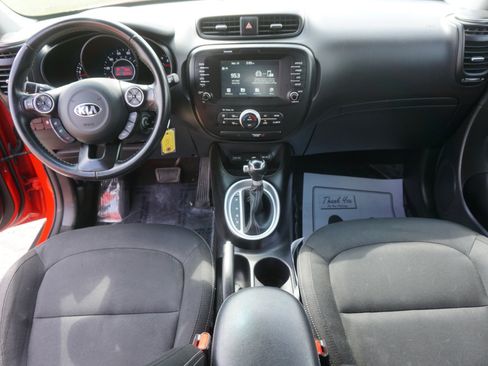 Used 2019 Kia Soul + image 10