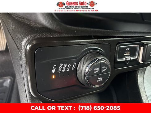 Used 2021 Jeep Renegade Trailhawk image 50