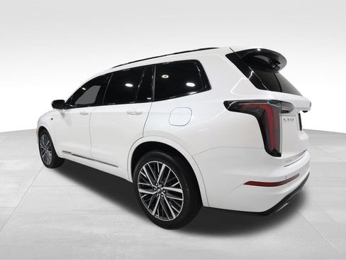 Used 2024 Cadillac XT6 Sport w/ LPO, Floor Liner Package AWD/4WD image 2