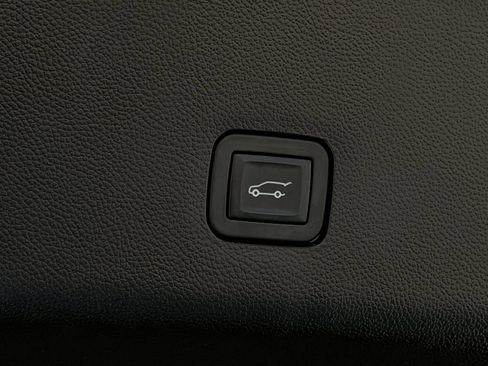 Used 2020 Chevrolet Traverse LT FWD image 29
