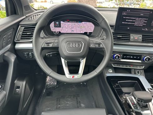 Used 2025 Audi Q5 Prestige w/ Prestige Package AWD/4WD image 14