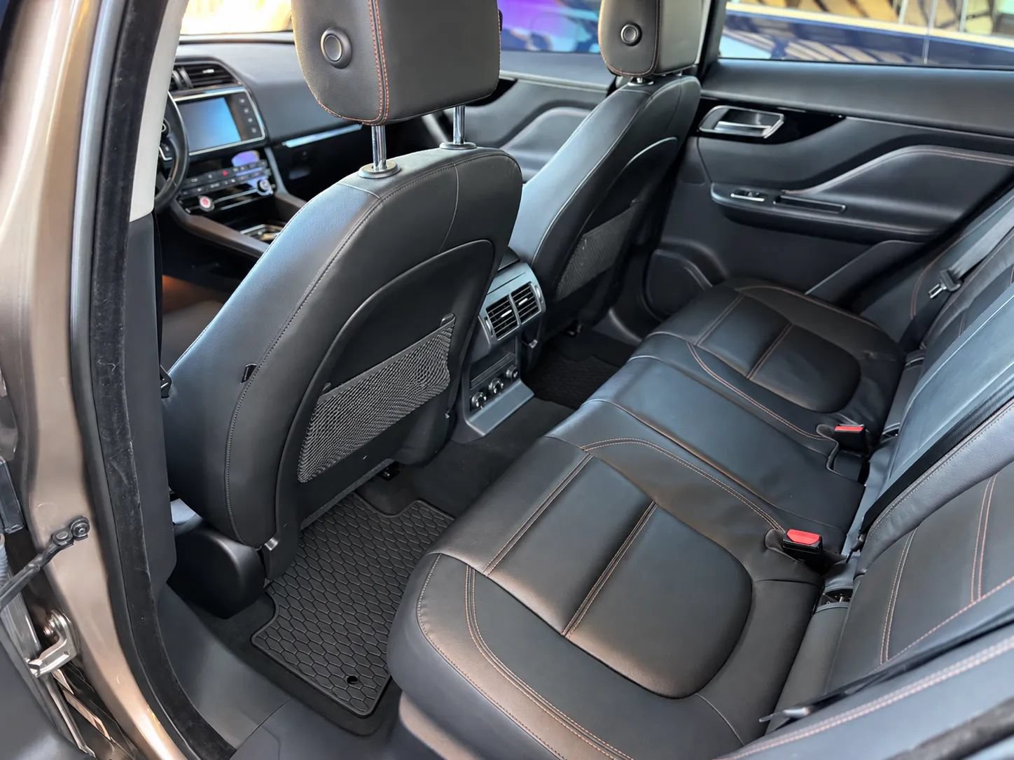 Used 2017 Jaguar F-PACE Prestige AWD/4WD image 12