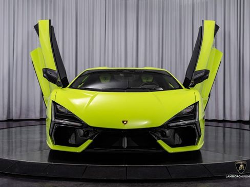 Used 2024 Lamborghini Revuelto image 5
