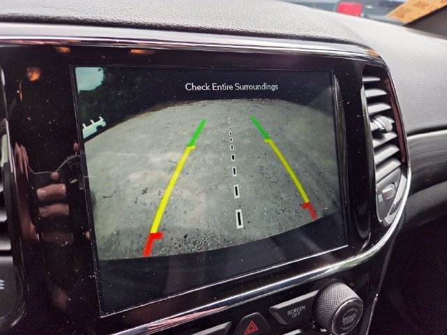 Used 2020 Jeep Grand Cherokee Altitude AWD/4WD image 16