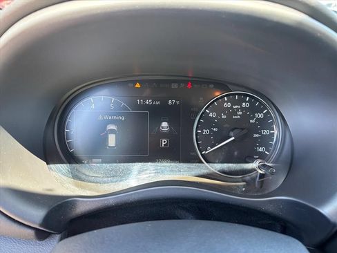 Used 2023 Nissan Kicks SR w/ SR Premium Package FWD image 7
