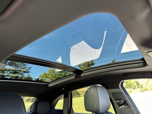 Used 2025 Porsche Macan image 29