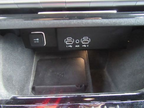 Used 2024 Jeep Wagoneer Series II w/ Flexible Seating Group image 54