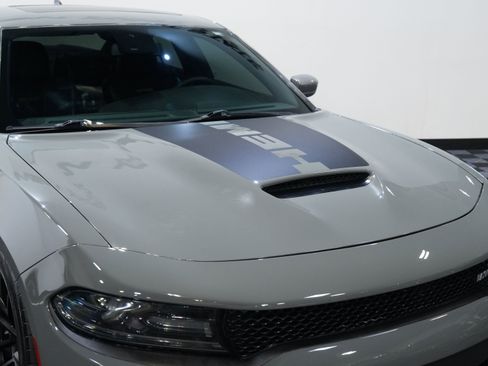 Used 2017 Dodge Charger R/T RWD image 11
