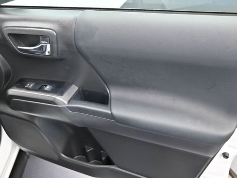 Used 2023 Toyota Tacoma TRD Off-Road AWD/4WD image 8