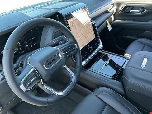 New 2026 GMC Yukon Denali w/ Sun & Power Step Package image 10