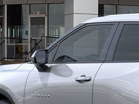 New 2025 Chevrolet Blazer LT image 36