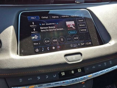 Used 2023 Cadillac XT4 Sport FWD image 31