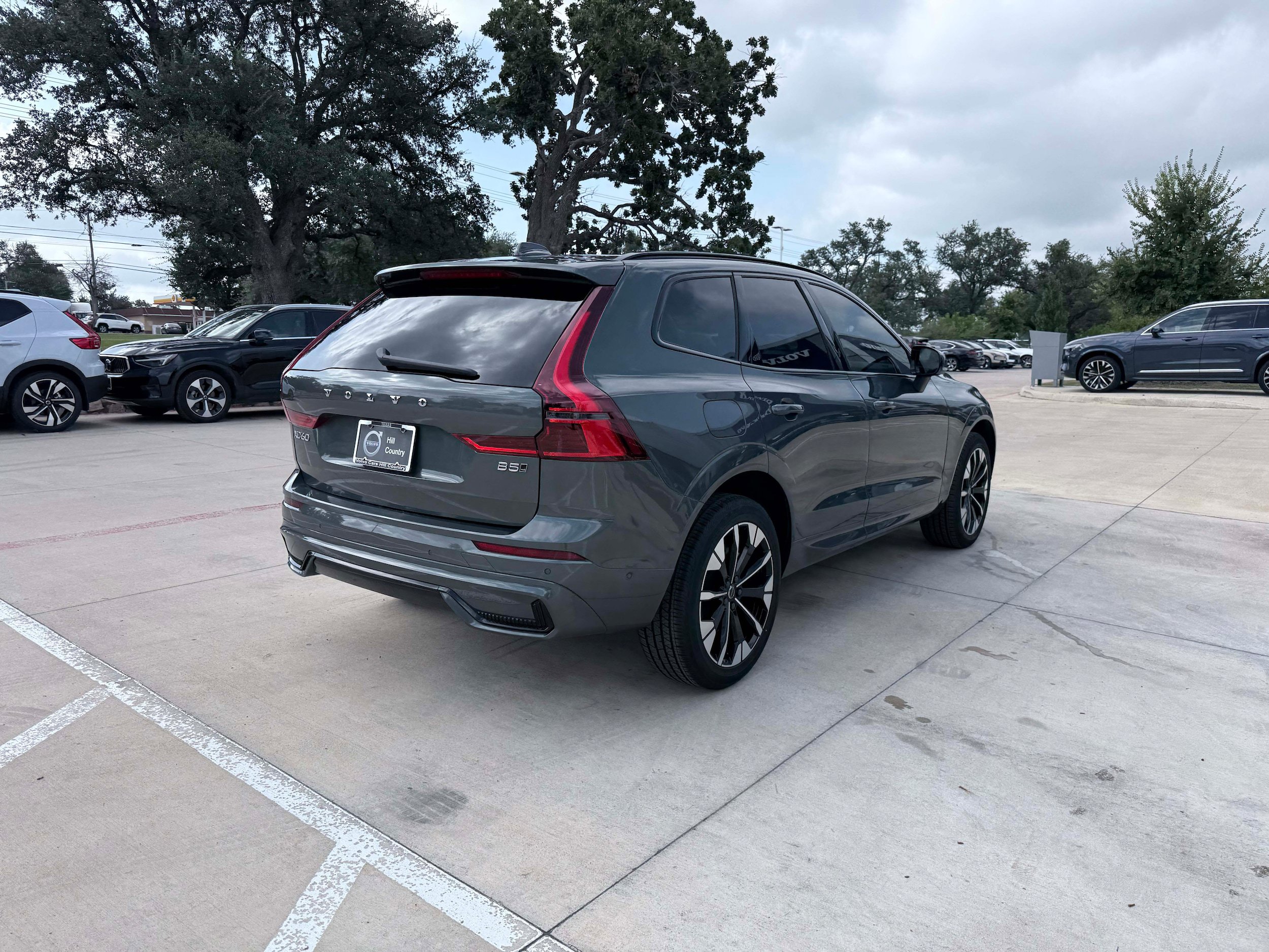 Certified 2026 Volvo XC60 B5 Plus w/ Climate Package AWD/4WD image 6