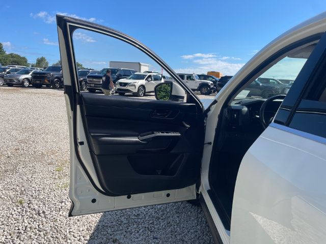 Used 2024 Nissan Pathfinder SV w/ Cargo Package AWD/4WD image 26